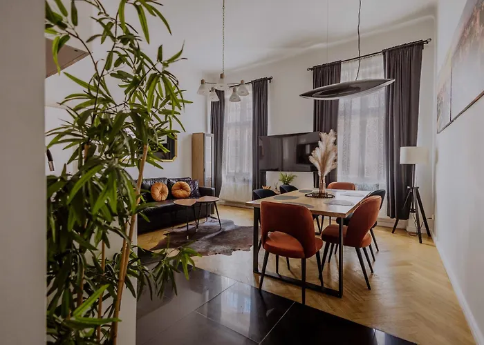 Golden Pearl - Main Square, 100 Sqm, 4 Rooms